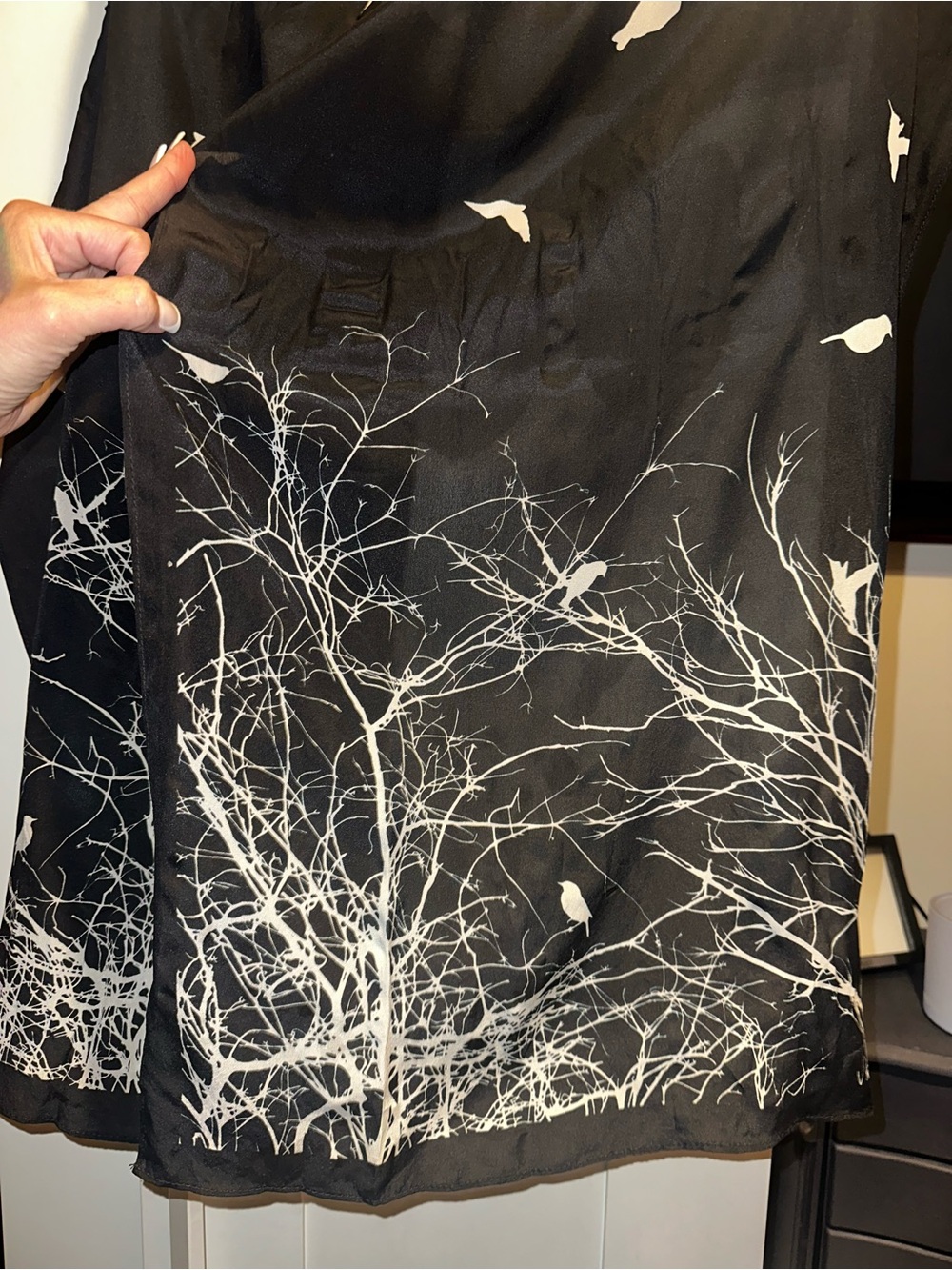 Cocoon House 100% Silk Wrap/Scarf - Picture 6 of 6